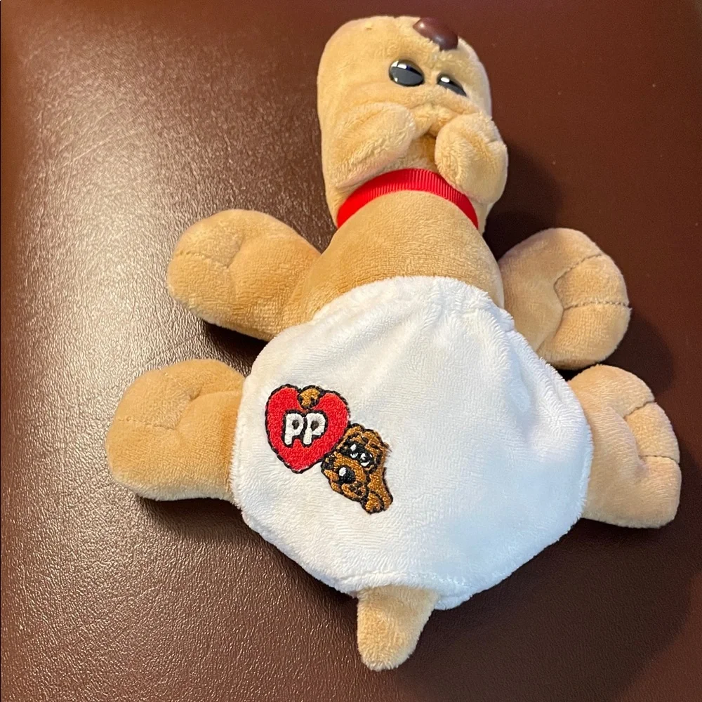 HASBRO POUND PUPPIES NEWBORN DOG PLUSH WITH EMBROIDERED DIAPER
